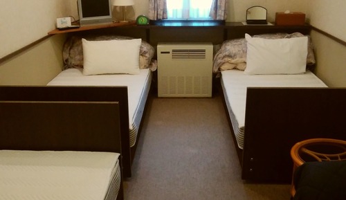 Dreibettzimmer, Gemeinschaftsbad (with Extra Bed, Shared Toilet,203)