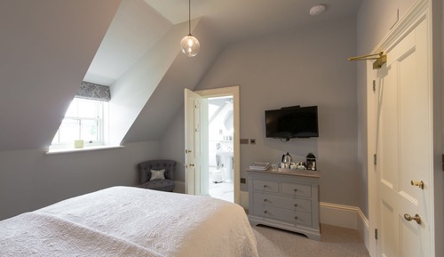 Doppelzimmer (Bedroom 7)