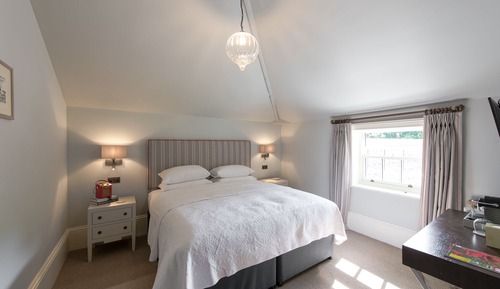 Doppelzimmer (Bedroom 11)