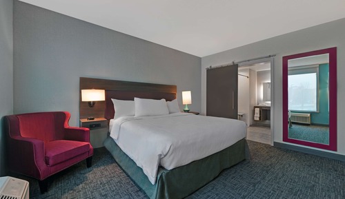 Suite, 1 King-Bett, barrierefrei (Roll-In Shower)