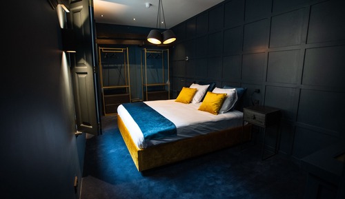 Signature-Suite (Hemingway)