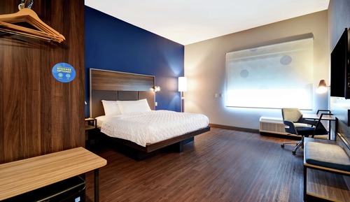 Zimmer, 1 King-Bett, barrierefrei (Roll-In Shower)