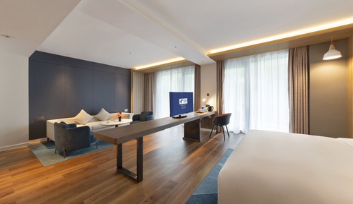 Suite, 1 King-Bett, Balkon (Additional Living Area)
