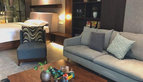 Design-Apartment, Flussblick