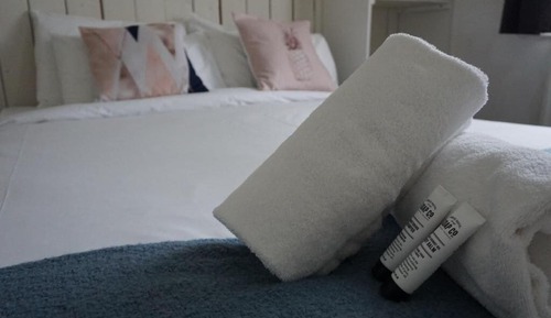 Standard-Doppelzimmer, Gemeinschaftsbad