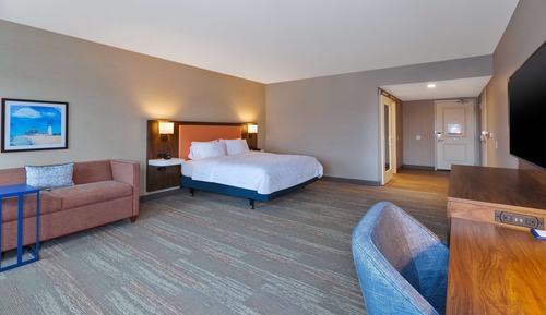 Zimmer, 1 King-Bett, Kühlschrank und Mikrowelle, Buchtblick