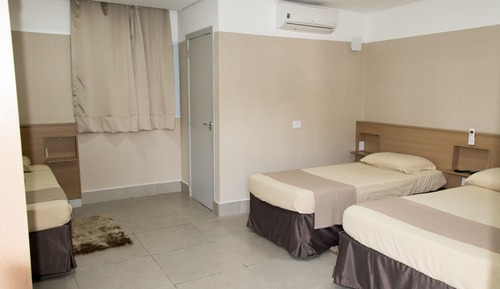 Familien-Vierbettzimmer