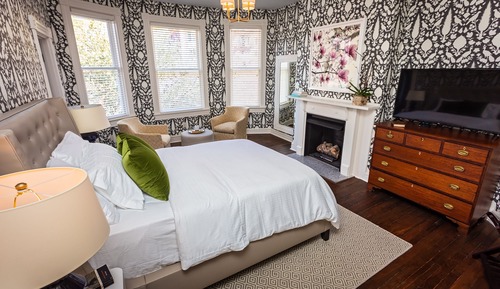 Luxury-Zimmer, 1 Queen-Bett, Blick auf den Innenhof