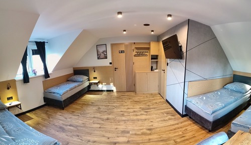 Vierbettzimmer, mit Bad, Gartenblick