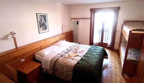 Standard-Vierbettzimmer