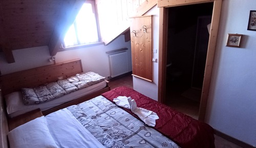 Standard-Doppel- oder -Zweibettzimmer