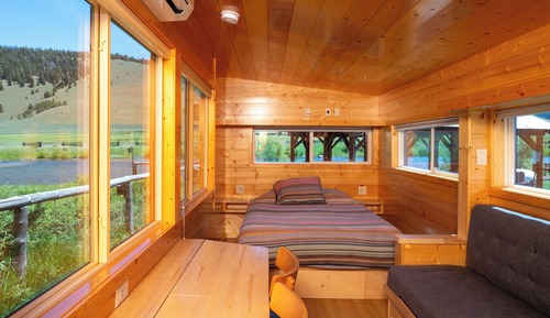 Deluxe-Ferienhütte, Flussblick