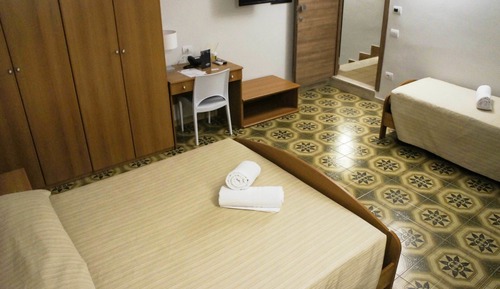 Economy-Dreibettzimmer, Mehrere Betten (LA DIANA)