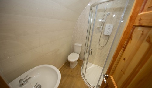 Zimmer, 1 Doppelbett und Schlafsofa, Kochnische, Seeblick