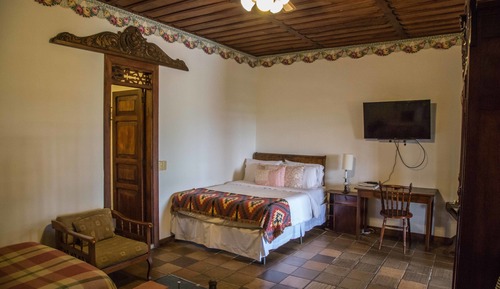 Basic-Vierbettzimmer