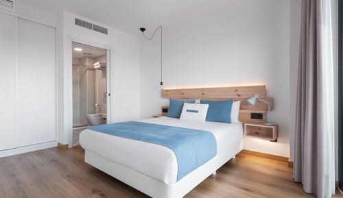 Superior-Doppel- oder -Zweibettzimmer