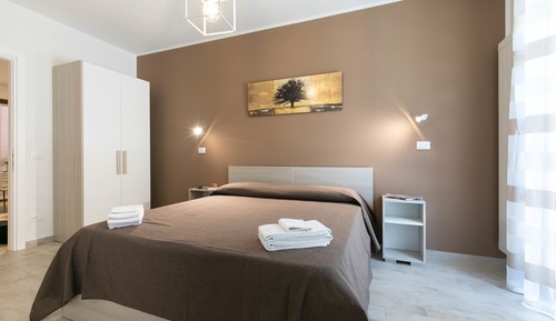 Design-Doppel- oder -Zweibettzimmer, Blick auf den Innenhof