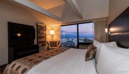 Comfort-Suite, 1 King-Bett