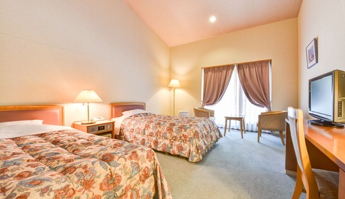 Zweibettzimmer (Western Style, For 2 to 3 People)