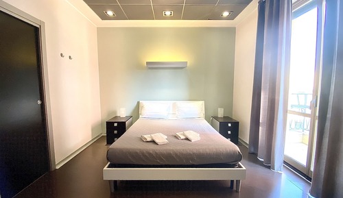 Standard-Doppelzimmer, Balkon, Blick auf den Innenhof