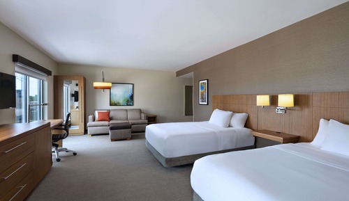 Zimmer, barrierefrei, Badewanne (2 Queenbed & 1 Sofabed)