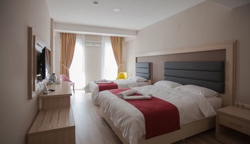 Superior-Doppel- oder -Zweibettzimmer