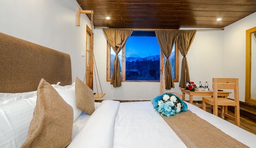 Standard-Doppelzimmer, 1 King-Bett, Balkon, Bergblick
