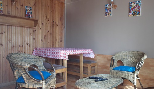 Familien-Ferienhütte, 2 Schlafzimmer, eigenes Bad (4 pax)