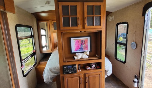 Comfort-Suite, eigenes Bad, Gartenblick (Nayeli Too Family RV)