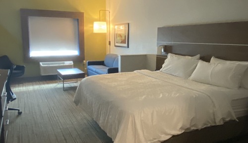 Suite, 1 King-Bett und Schlafsofa, barrierefrei (Communications)