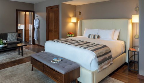 Signature-Studiosuite, 1 King-Bett, Balkon, Bergblick