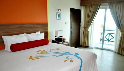 Santorini Master Suite