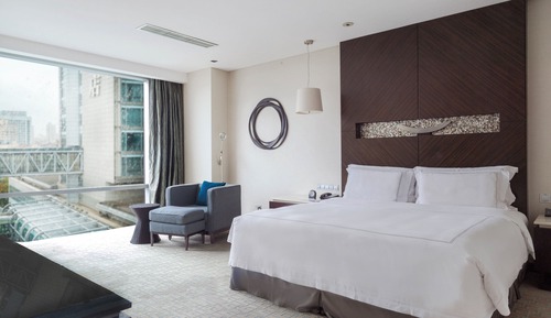 Junior-Suite, 1 King-Bett, Stadtblick (High Floor)