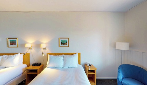 Standardzimmer, 2 Queen-Betten, eingeschränkter Meerblick (Regular)