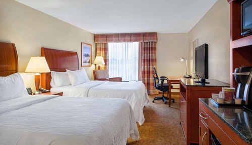 Evolution, 2 Queen-Betten