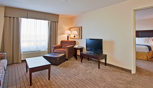 Suite, 1 King-Bett, barrierearm (Mobility, Accessible Tub)