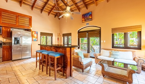 Honeymoon-Studiosuite, Poolseite