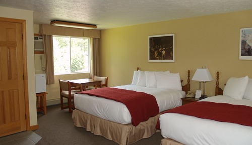 Doppelzimmer, Kühlschrank, Gartenblick