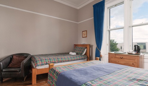 Dreibettzimmer, mit Bad