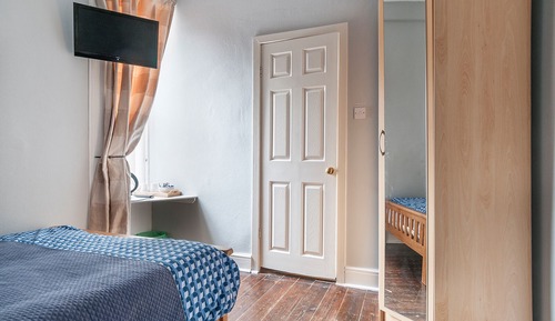 Doppelzimmer, mit Bad (Small)