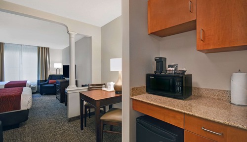 Suite, 2 Queen Beds Bed with Sofabed, Non Smoking