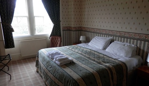 Standard-Doppel- oder -Zweibettzimmer, mit Bad