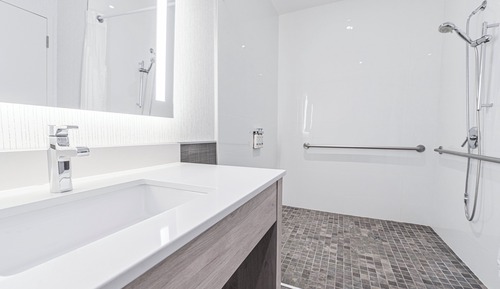 Suite, 1 King-Bett, barrierefrei (Access Tub)