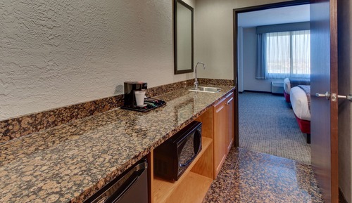 Suite, 2 Queen-Betten, barrierefrei, Kühlschrank und Mikrowelle (Sofabed, 2 Rooms, Roll in Shower)