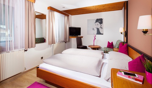 Economy-Doppelzimmer (Streetview)