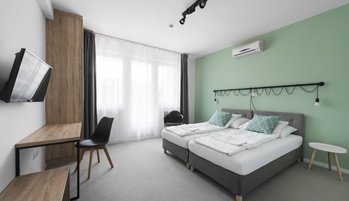 Superior-Doppel- oder -Zweibettzimmer