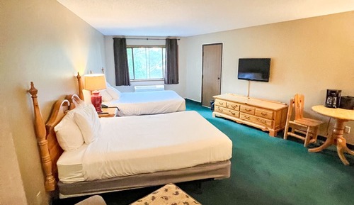 Zimmer, 2 Queen-Betten (Five Pines Upper Queen)