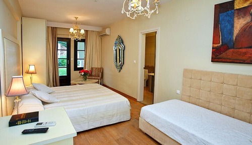 Double Room Sea View by the Pool