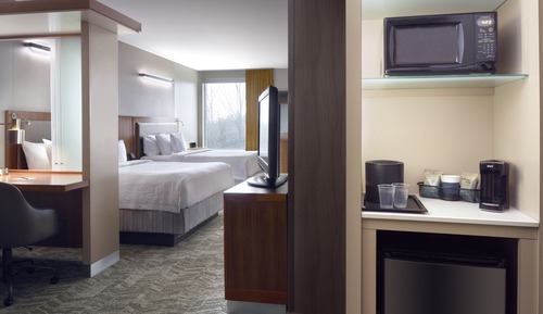 Suite, Mehrere Betten (Mobility/Hearing Accessible, Tub)