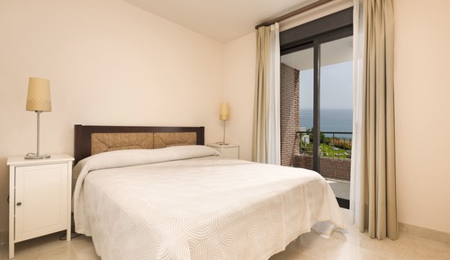 Luxury-Apartment, 2 Schlafzimmer, Terrasse, eingeschränkter Meerblick